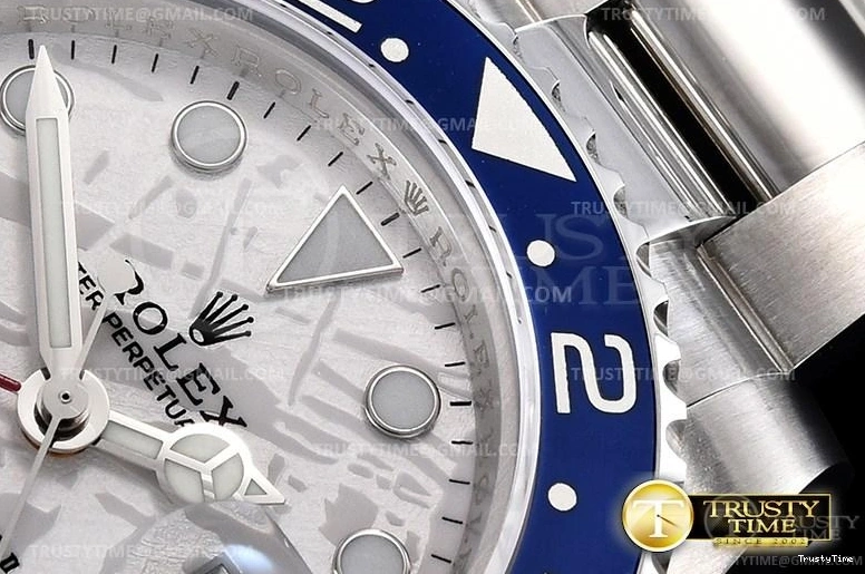 0319 ROLGMT166 – GMT II Snug 977